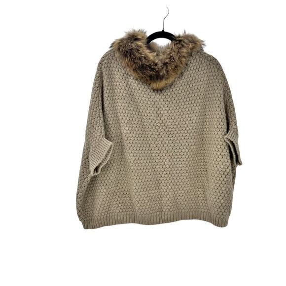 Linda Richards Wool Blend Fur-Trimmed Knit Poncho Raccoon Fur Collar NWT - Picture 3 of 13